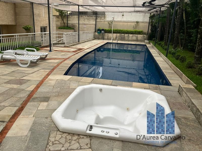 Piscina com Jacuzzi
