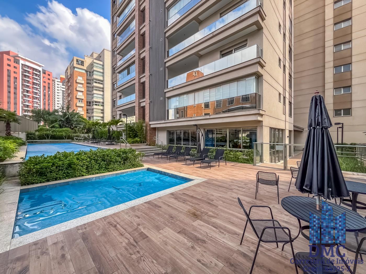Piscina com Solarium