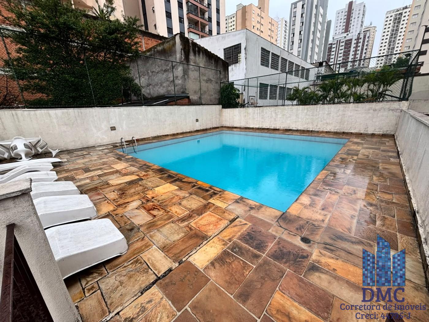 Piscina Adulto com Solarium