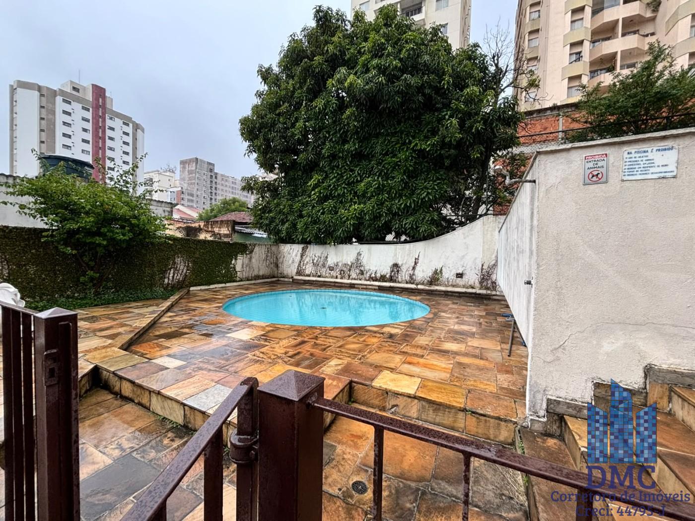 Piscina Infantil com Solarium