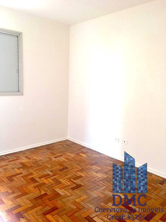 Dormitório com armário