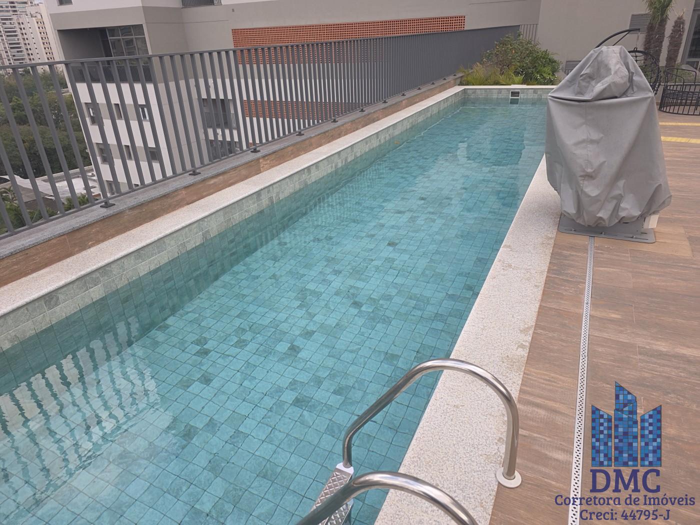 Piscina com Solarium