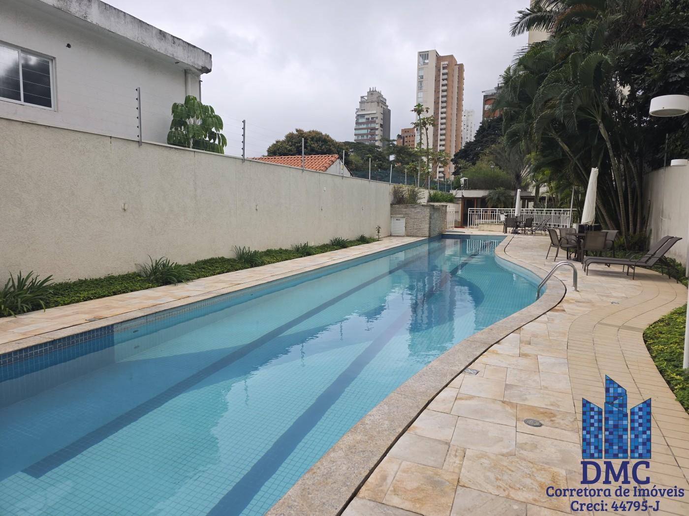 Piscina com Solarium